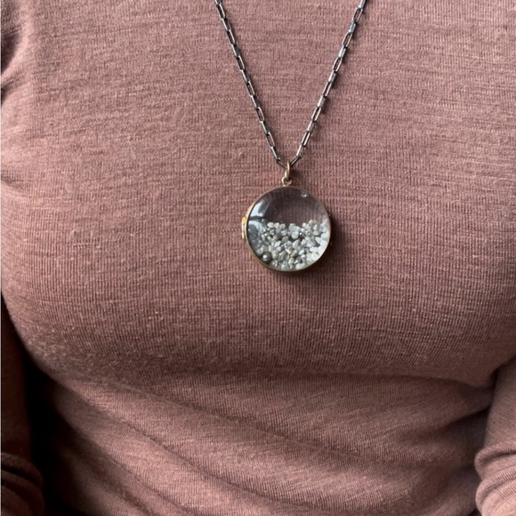 Antique Vintage Large Glass Locket - Picture 10 of 10